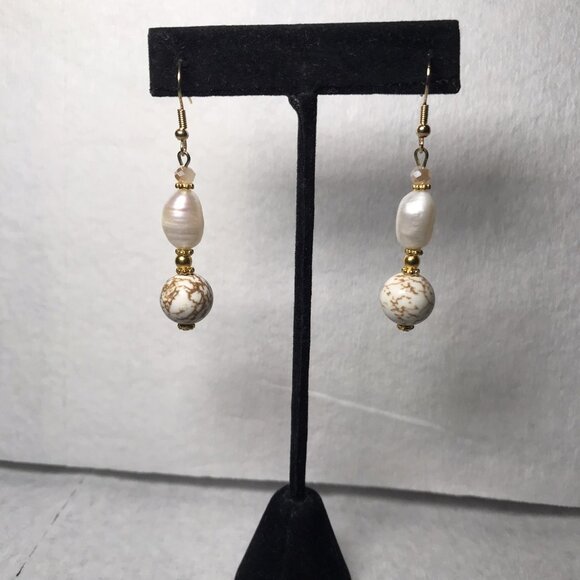 Handmade Faux Pearl & Stone Earrings Gold Tone Dangle Drop Elegant - Picture 1 of 4